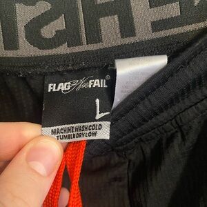 Flag nor Fail Men’s Shorts sz L